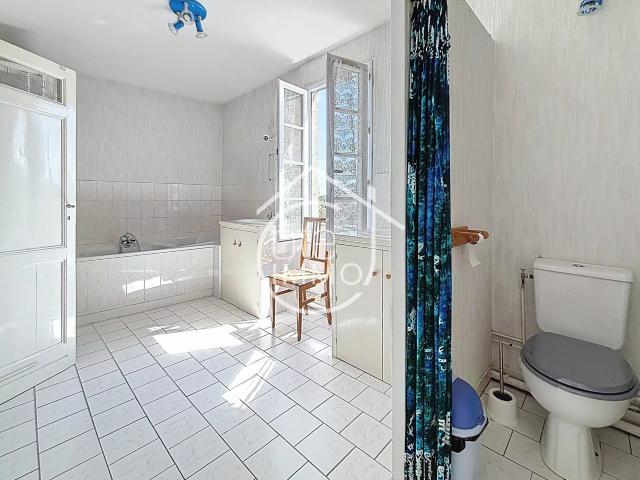 Castillon la Bataille: Maison en pierre avec fort potentiel 140m² Castillon la Bataille