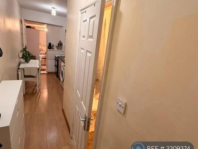 Castleton Road, London, SE9 Studio to rent £1,150 pcm £265 pw