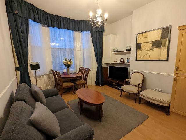 Castletown Road, London, London, W14 1 bed terraced house to rent £2,200 pcm £508 pw