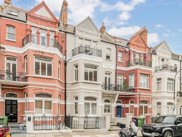 Castletown Road, London W14 1 bed flat to rent £1,800 pcm £415 pw