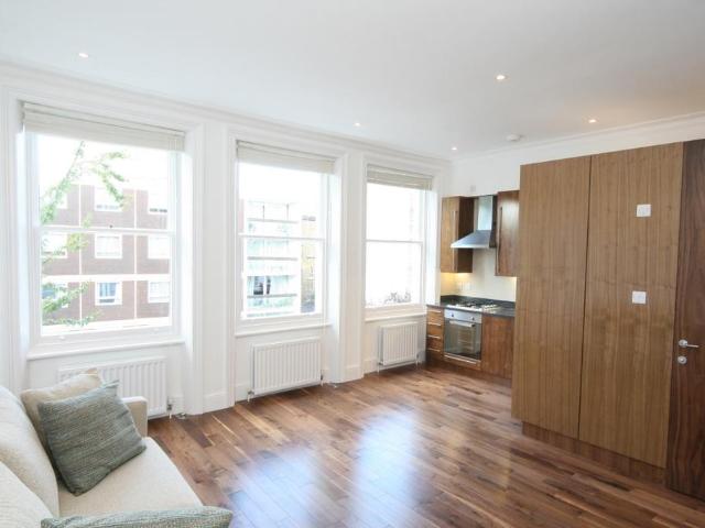 Castletown Road London W14 2 bed flat to rent £2,850 pcm £658 pw