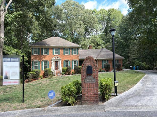 Castlewood Dr SW