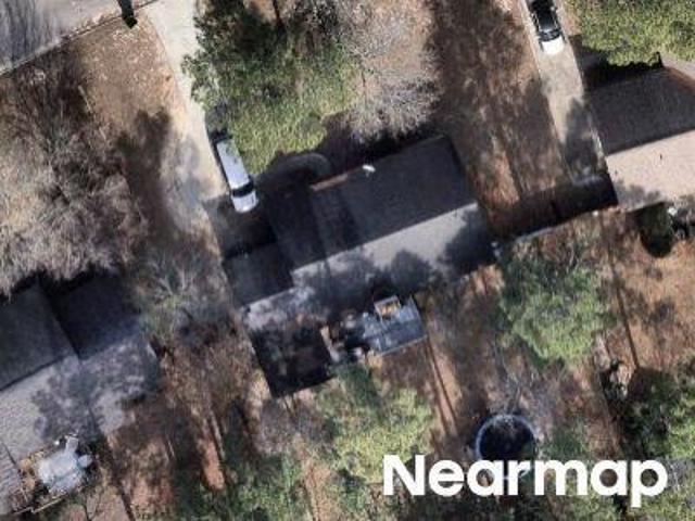 Castlewood Ln