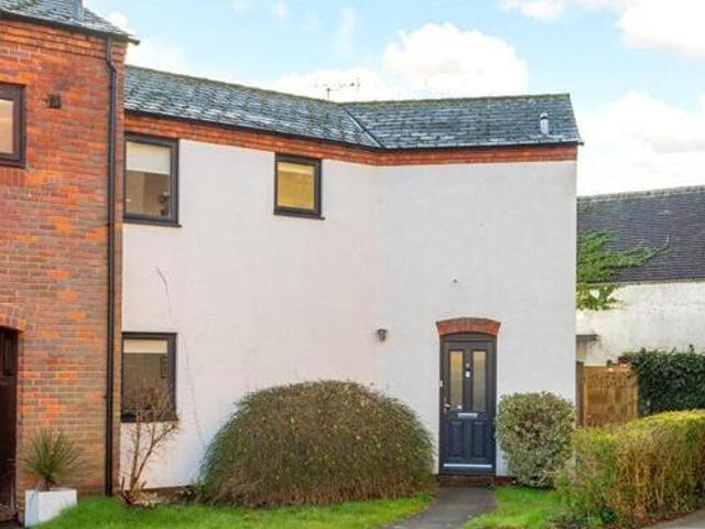 Castle Court, Buckingham, 3 Bedroom End