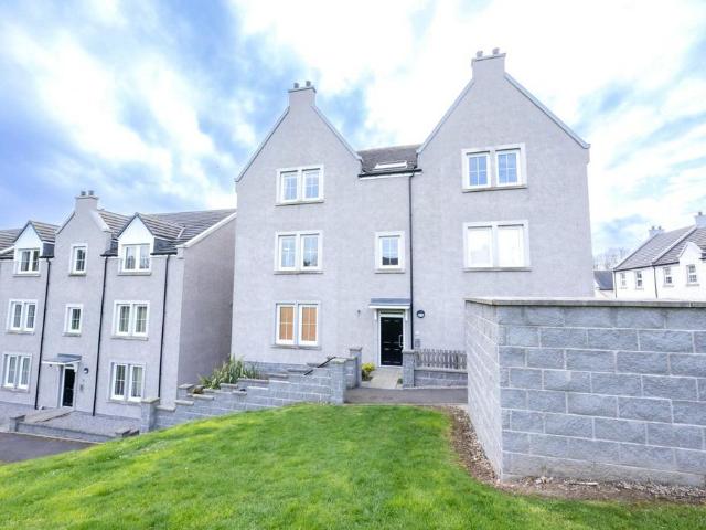 Castle Court, Ellon, Aberdeenshire, AB41 2 bed flat to rent £770 pcm £178 pw