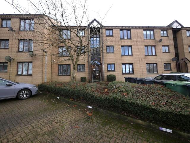 Castle Court, Kirkintilloch, Glasgow G66, 2 bed flat to rent, £850 pcm | PrimeLocation