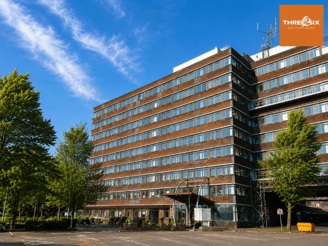 Castle Court, The Minories, Dudley, DY2 2 bed apartment to rent £850 pcm £196 pw