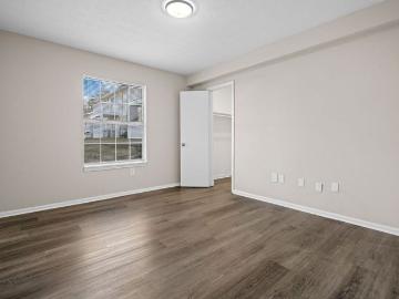 Castle Creek Apartments: Welcome Home to Comfort and Premier Living in Decatur, GA 2 Bedroom Apartment for Rent at 2435 Aylesbury Loop, Decatur, GA 30034
