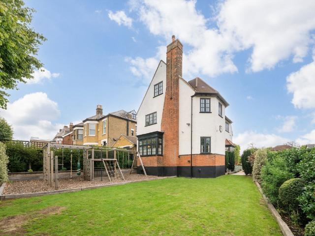 Castle Avenue, Chingford E4, 5 bed detached house to rent, £5,000 pcm | PrimeLocation