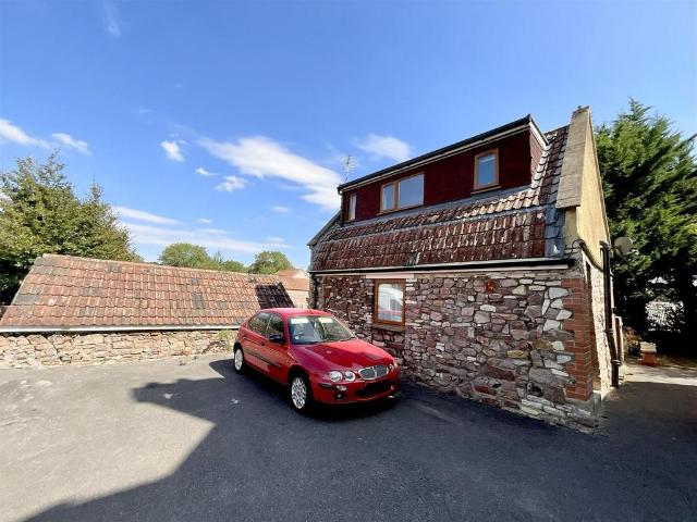 Castle Barn, Bury Manor Castle, Wick. 1 bed detached house to rent £1,200 pcm £277 pw