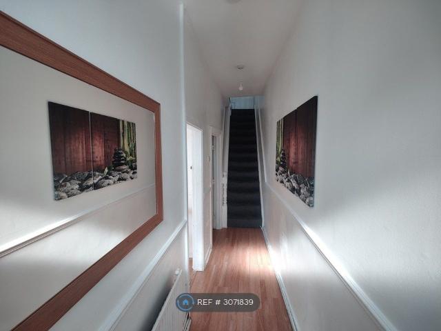 Castle Buildings, Pontypridd CF37, 4 bed shared accommodation to rent, £375 pcm | PrimeLocation