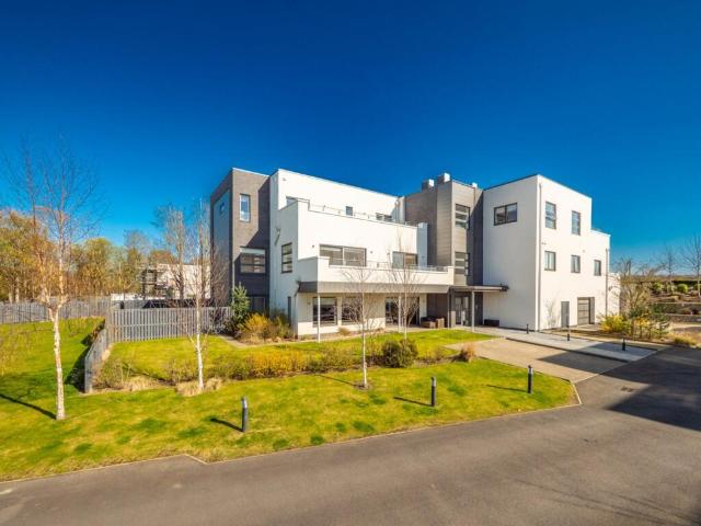 Castle Gogar Rigg, Edinburgh. 3 bed flat to rent £3,750 pcm £865 pw