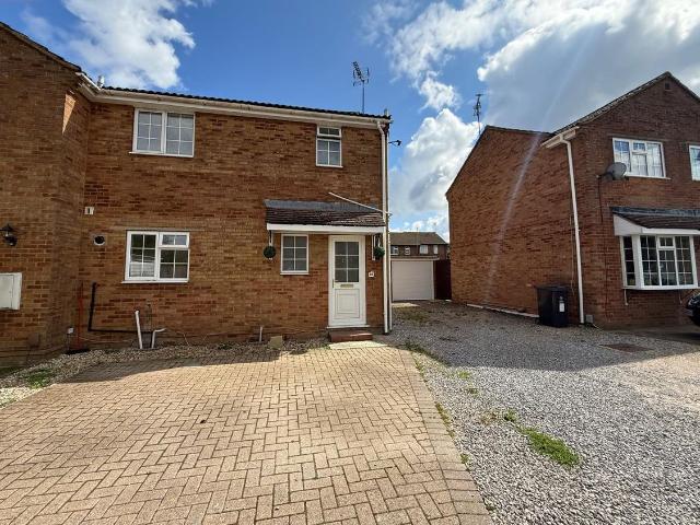 Castle Dore, Swindon SN5, 3 bed end terrace house to rent, £1,450 pcm | PrimeLocation
