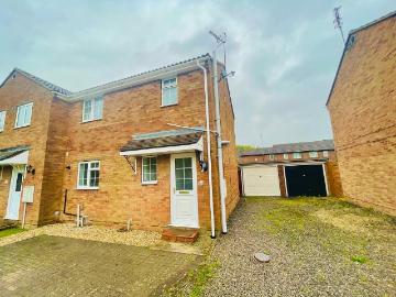 Castle Dore, Swindon SN5, 3 bed semi detached house to rent, £1,450 pcm | PrimeLocation