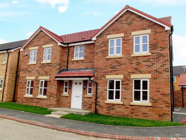 Castle Howard Court, Spennymoor, DL16 5 bed detached house to rent £1,950 pcm £450 pw