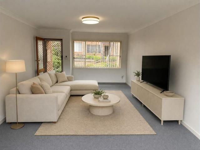 CASTLE HILL TOWNHOUSE – WALK TO CASTLE TOWERS