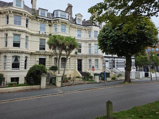Castle Hill Avenue, Folkestone, CT20 1 bed apartment to rent £750 pcm £173 pw