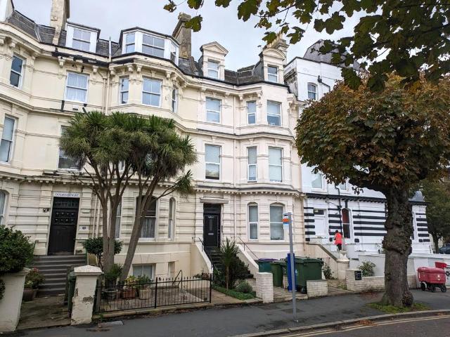 Castle Hill Avenue, Kent CT20 1 bed apartment to rent £800 pcm £185 pw