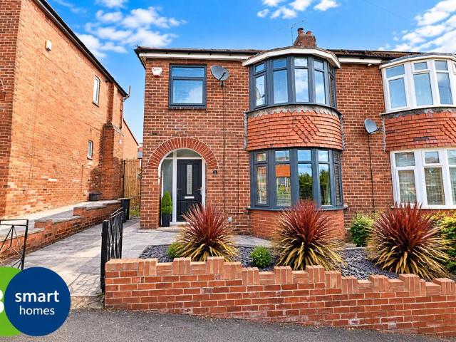 Castle Hill Avenue, Mexborough S64 3 bed semi detached house to rent £1,000 pcm £231 pw