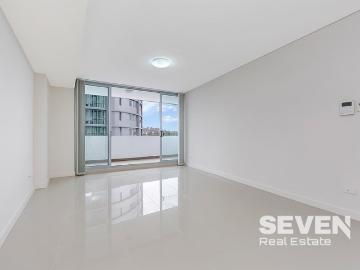 CASTLE HILL CBD TWO BEDROOM APARTMENT