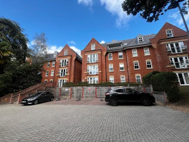 Castle Hill House, Poole BH14, 2 bed flat to rent, £1,400 pcm | PrimeLocation