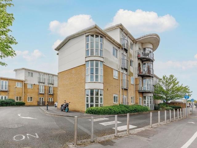 Castle Lane West, Bournemouth BH8, 1 bed flat to rent, £850 pcm | PrimeLocation