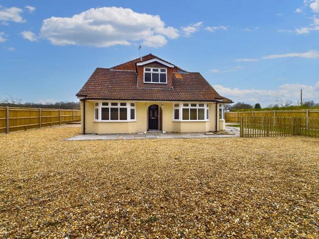 Castle Lane, North Baddesley SO52, 5 bed property to rent, £4,000 pcm | PrimeLocation