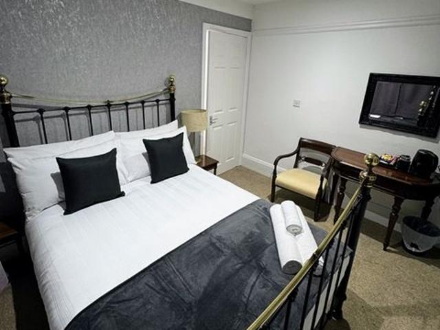Castle Square, Southampton SO14, 1 bed flat to rent, £1,300 pcm | PrimeLocation