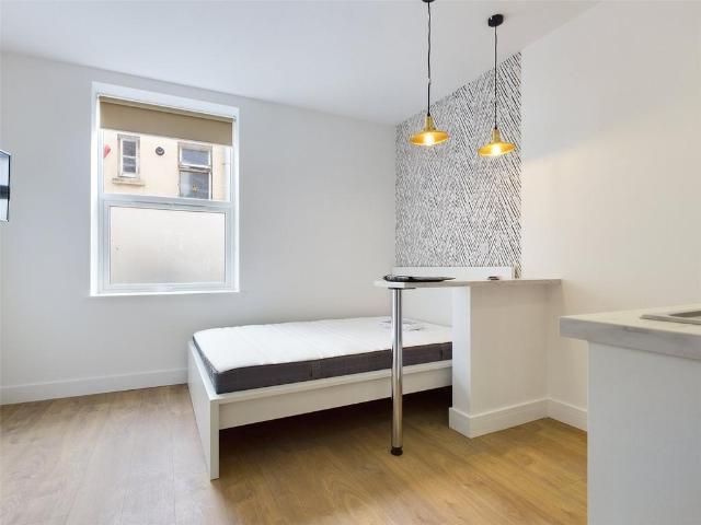 Castle Street, Brighton, BN1 Studio to rent £1,000 pcm £231 pw
