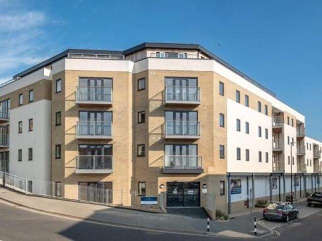 Castle Street, East Cowes, 2 Bedroom Apartment