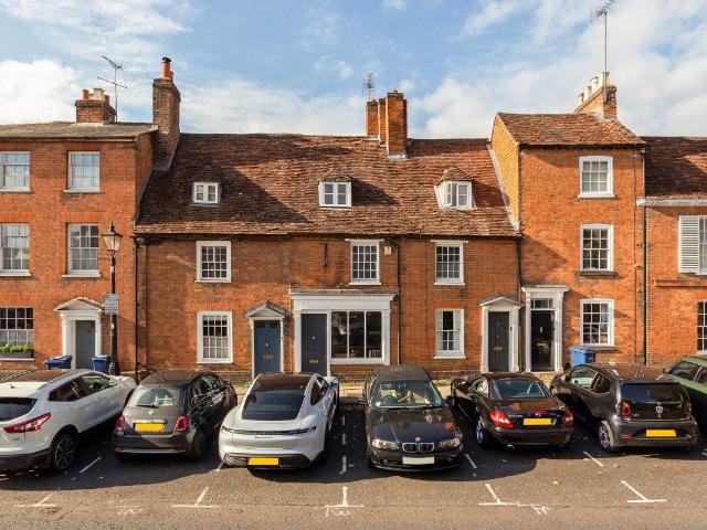 Castle Street, Farnham GU9, 2 bed terraced house to rent, £1,950 pcm | PrimeLocation