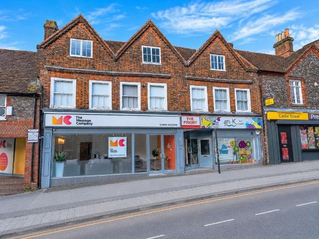 Castle Street, High Wycombe, Buckinghamshire HP13, 1 bed flat to rent, £1,100 pcm | PrimeLocation