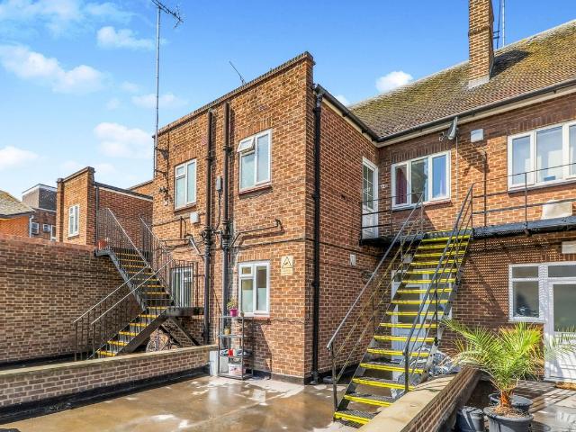 Castle Street, Kingston Upon Thames KT1, 1 bed flat to rent, £1,400 pcm | PrimeLocation
