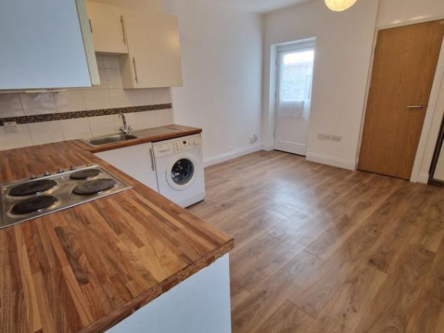 Castle Street, Luton LU1, 1 bed flat to rent, £850 pcm | PrimeLocation