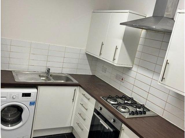 Castle Street, Paisley PA1, 2 bed flat to rent, £850 pcm | PrimeLocation