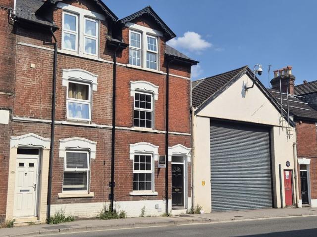 Castle Street, Salisbury, Wiltshire SP1, 3 bed town house to rent, £1,400 pcm | PrimeLocation