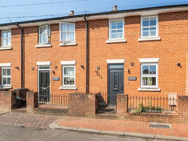Castle Street, Southborough, Tunbridge Wells, Kent TN4, 2 bed end terrace house to rent, £1,550 pcm | PrimeLocation