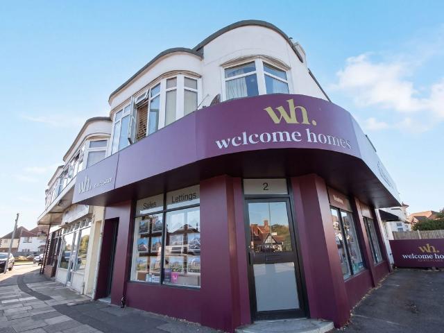 Castle Parade, Bournemouth BH7, 2 bed flat to rent, £950 pcm | PrimeLocation