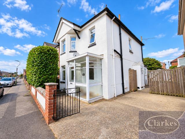 Castle Road, Winton, Dorset 5 bed detached house to rent £2,600 pcm £600 pw