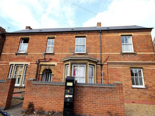Castle Road, Bedford MK40 1 bed house of multiple occupation to rent £450 pcm £104 pw