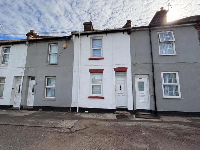 Castle Road, Chatham, ME4 3 bed house to rent £1,300 pcm £300 pw