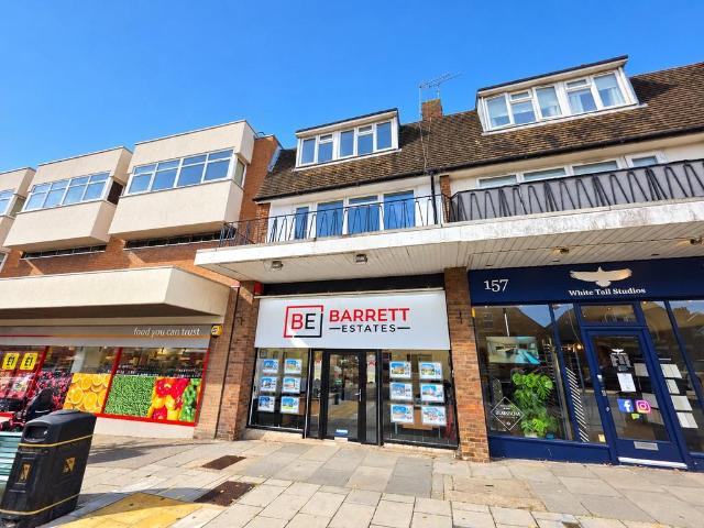 Castle Road, Rayleigh, Essex, SS6 3 bed maisonette to rent £1,500 pcm £346 pw