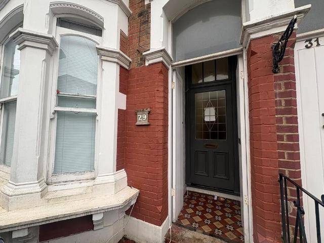 Castle Road, Southsea 1 bed in a house share to rent £650 pcm £150 pw
