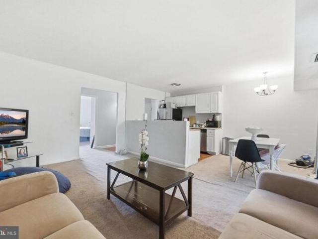 Castle Rock Sq Apt C, Reston, Condo For Sale