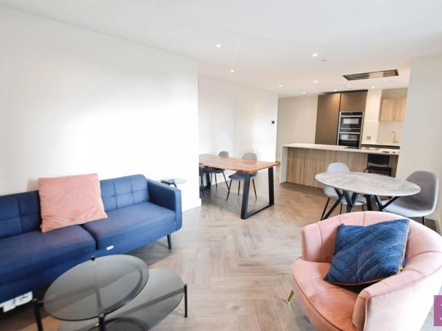 Castle Wharf, 2A Chester Road, Deansgate, Manchester M15, 2 bed flat to rent, £2,200 pcm | PrimeLocation