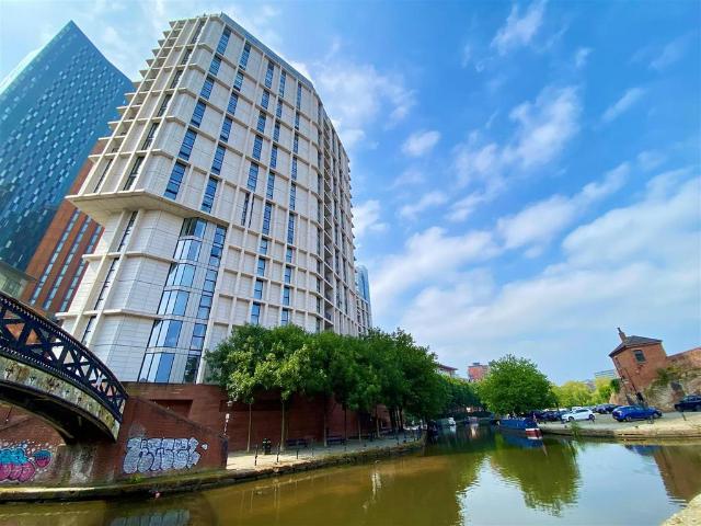 Castle Wharf, Chester Road, Manchester 2 bed apartment to rent £2,200 pcm £508 pw