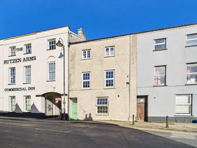 Castle Terrace, Narberth, SA67 1 bed flat to rent £750 pcm £173 pw