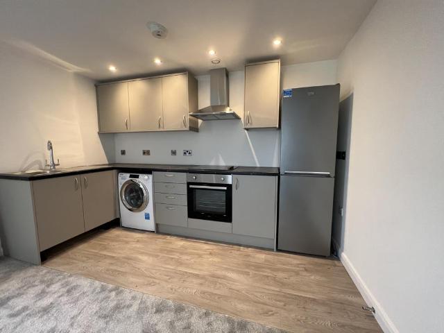 Castle View Place, Stafford, ST16 2FB 2 bed flat to rent £925 pcm £213 pw