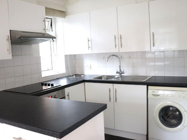 Castle View Road, Weybridge KT13, Studio to rent, £1,050 pcm | PrimeLocation