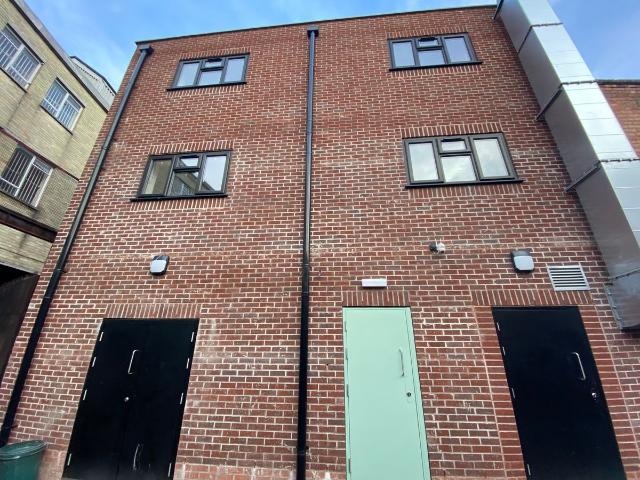 Castle Yard, Wolverhampton WV1, 2 bed flat to rent, £1,000 pcm | PrimeLocation